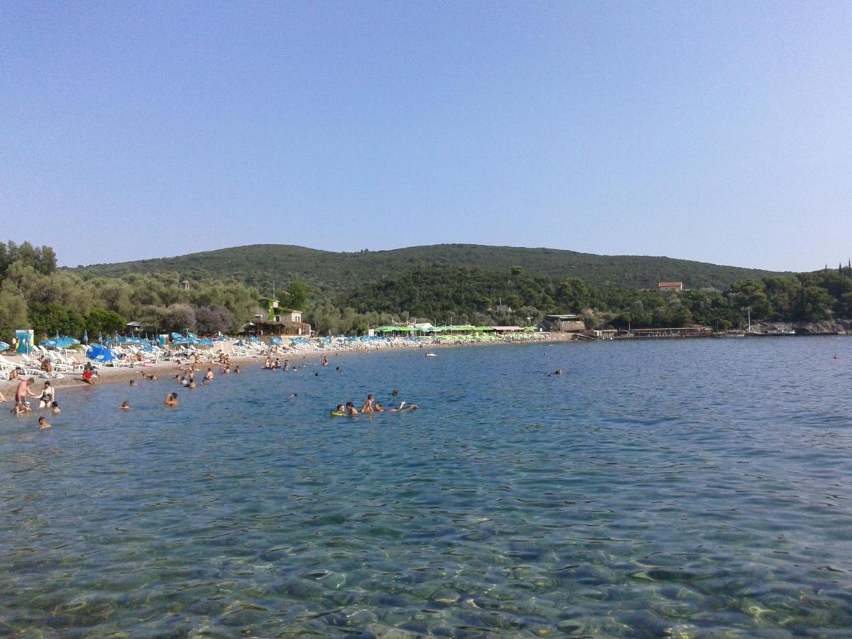 Apartments Odiva Luštica Luaran gambar